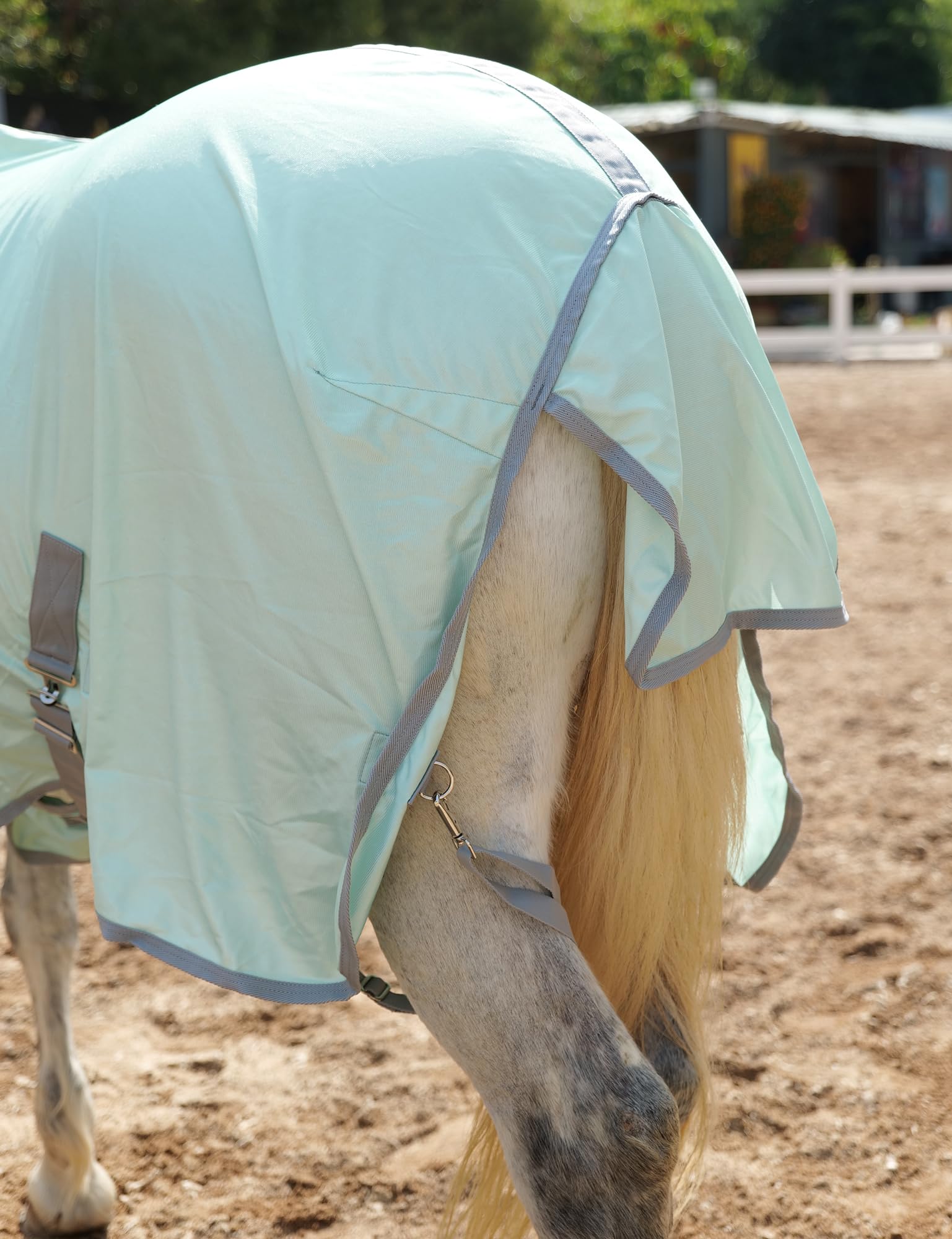 LEAFOREST maille légère cheval offre une bonne aération