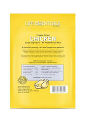 Life Essentials : texture croquante du poulet lyophilisé pour récompenses.