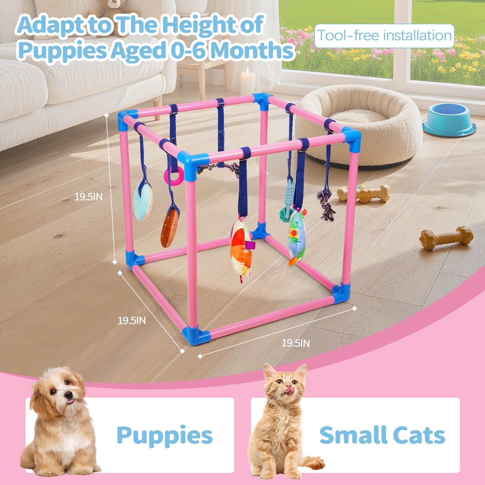 Zoom sur les jouets suspendus: beignets sonores et grelots pour stimuler le jeu.