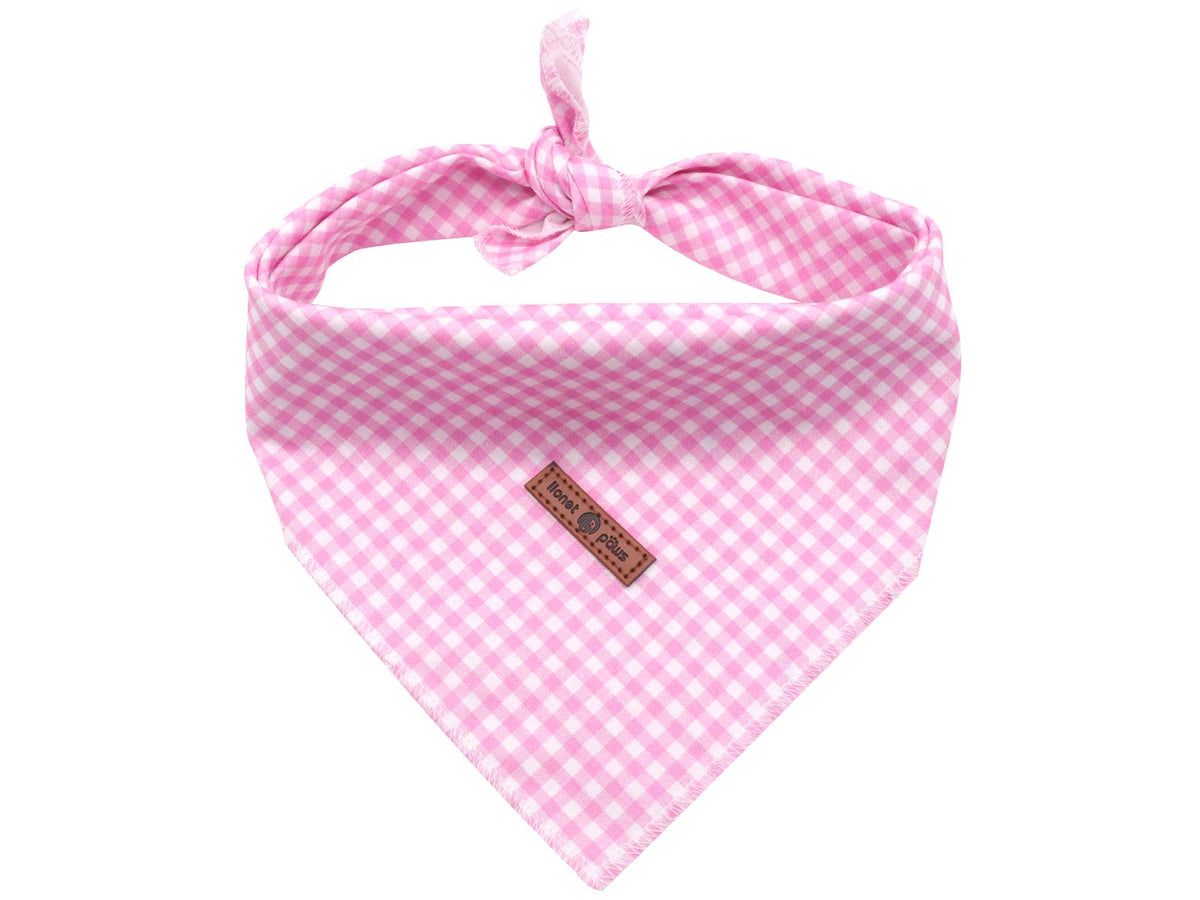 Bandana Lionet Paws en coton rose à motif carreaux, look tendance pour chien.