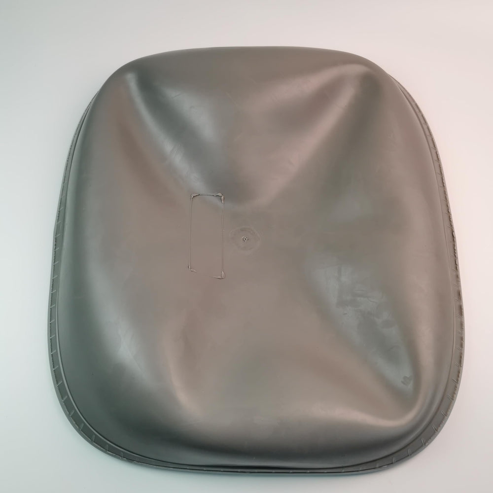 litekipet-tapis-bac-litiere-silicone-impermeable protège le fond.