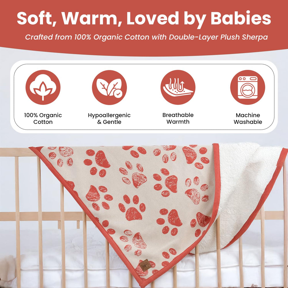 La couverture Little Dedi en coton-sherpa, douceur pour bébé et animaux, idéale pour les siestes.