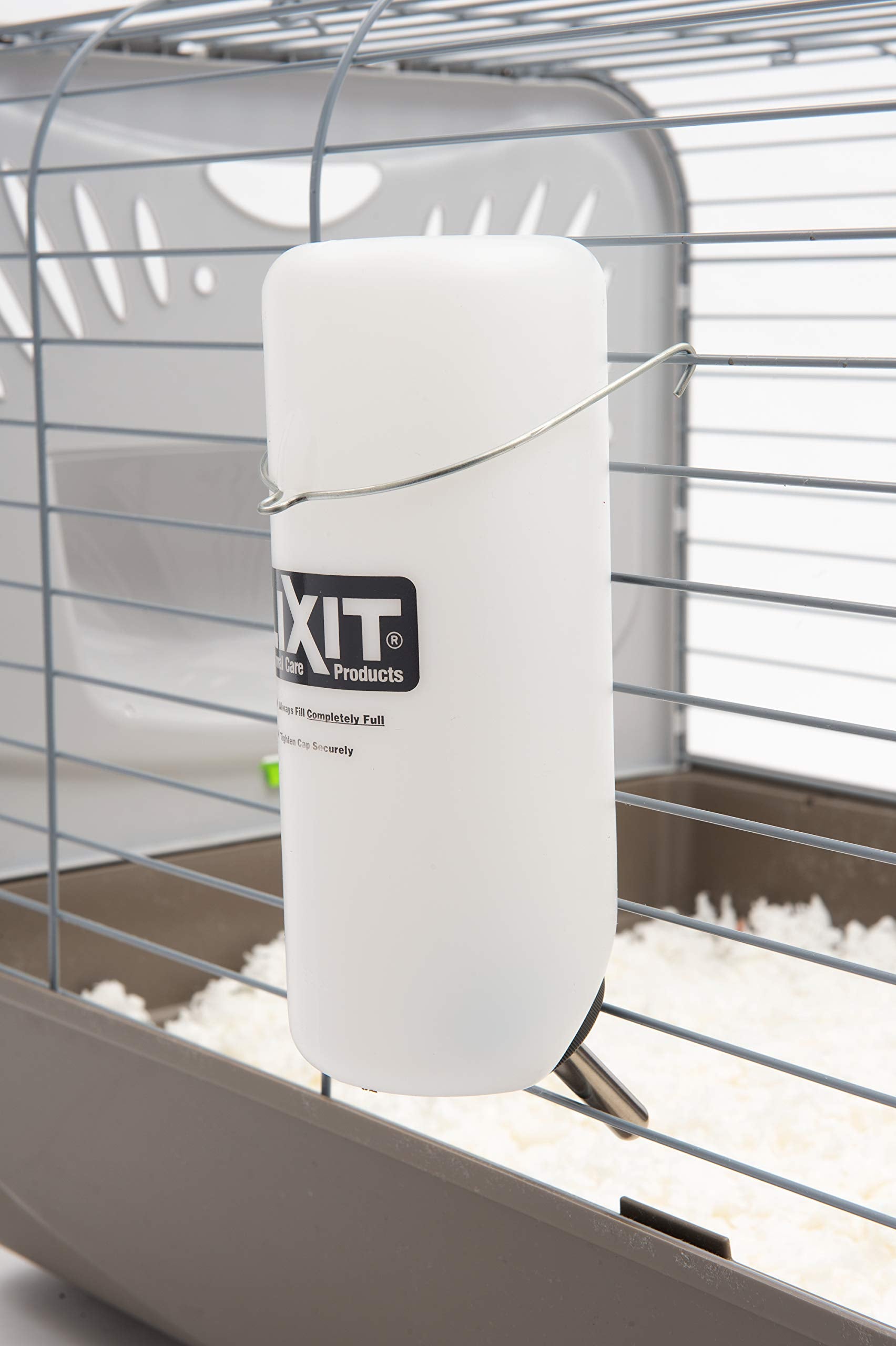 Remplissage et nettoyage faciles avec la bouteille Lixit.