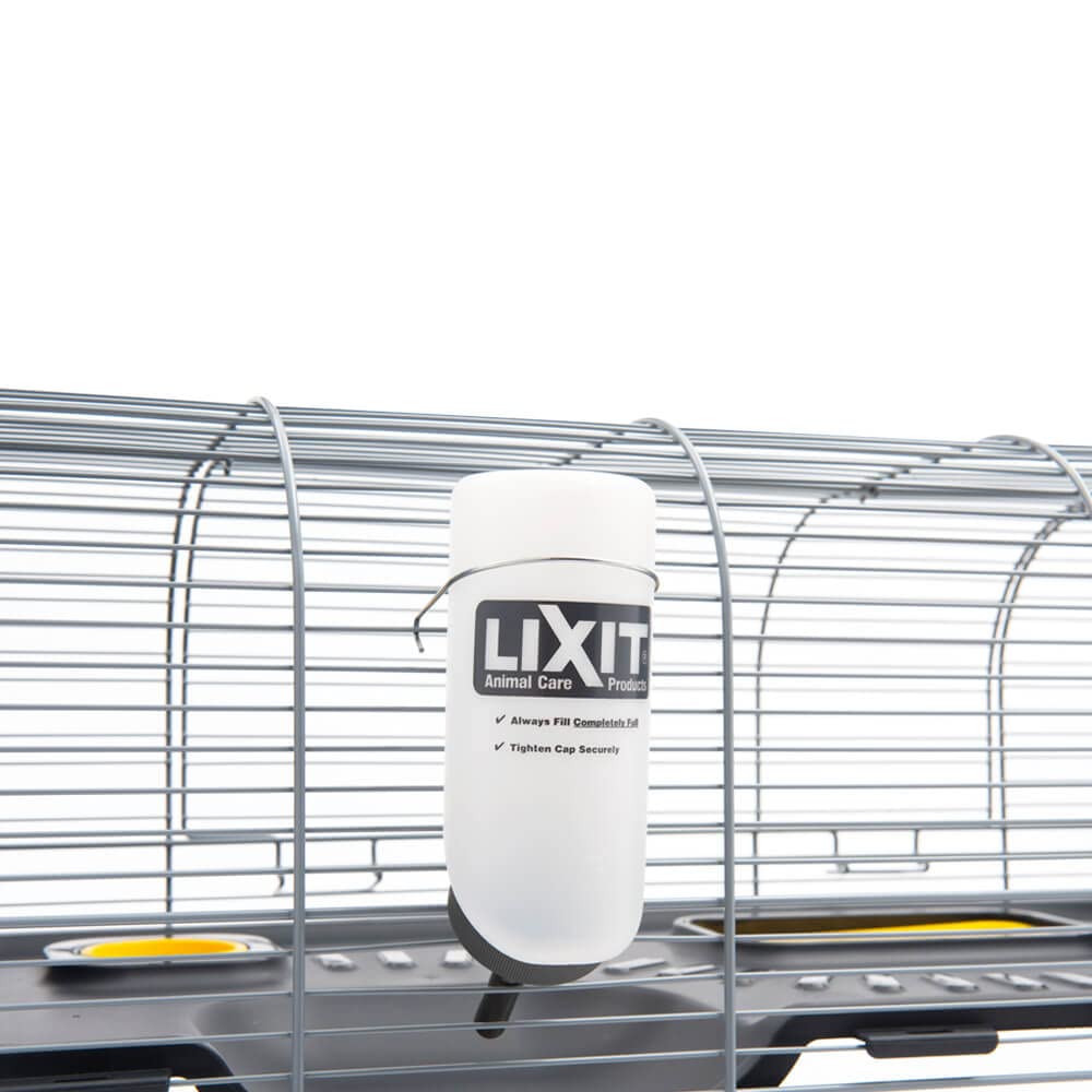 Design et matériaux de qualité Lixit pour cages durables.