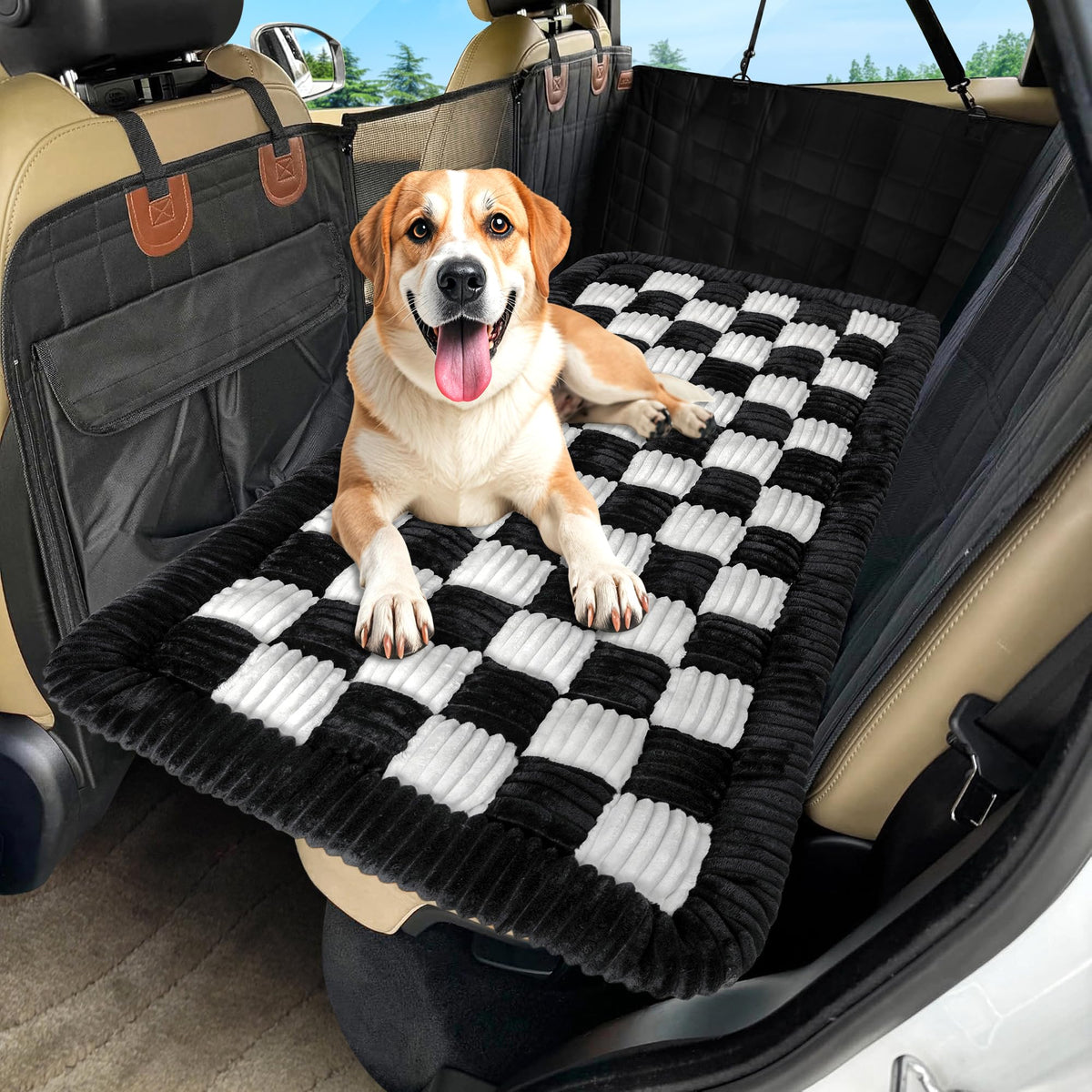 Tapis Loiion pour chien, extension arrière antidérapante offrant une stabilité accrue pendant la conduite.