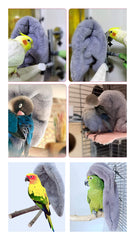 Texture en peluche LOPERDEVE offrant douceur et chaleur pour l'oiseau.