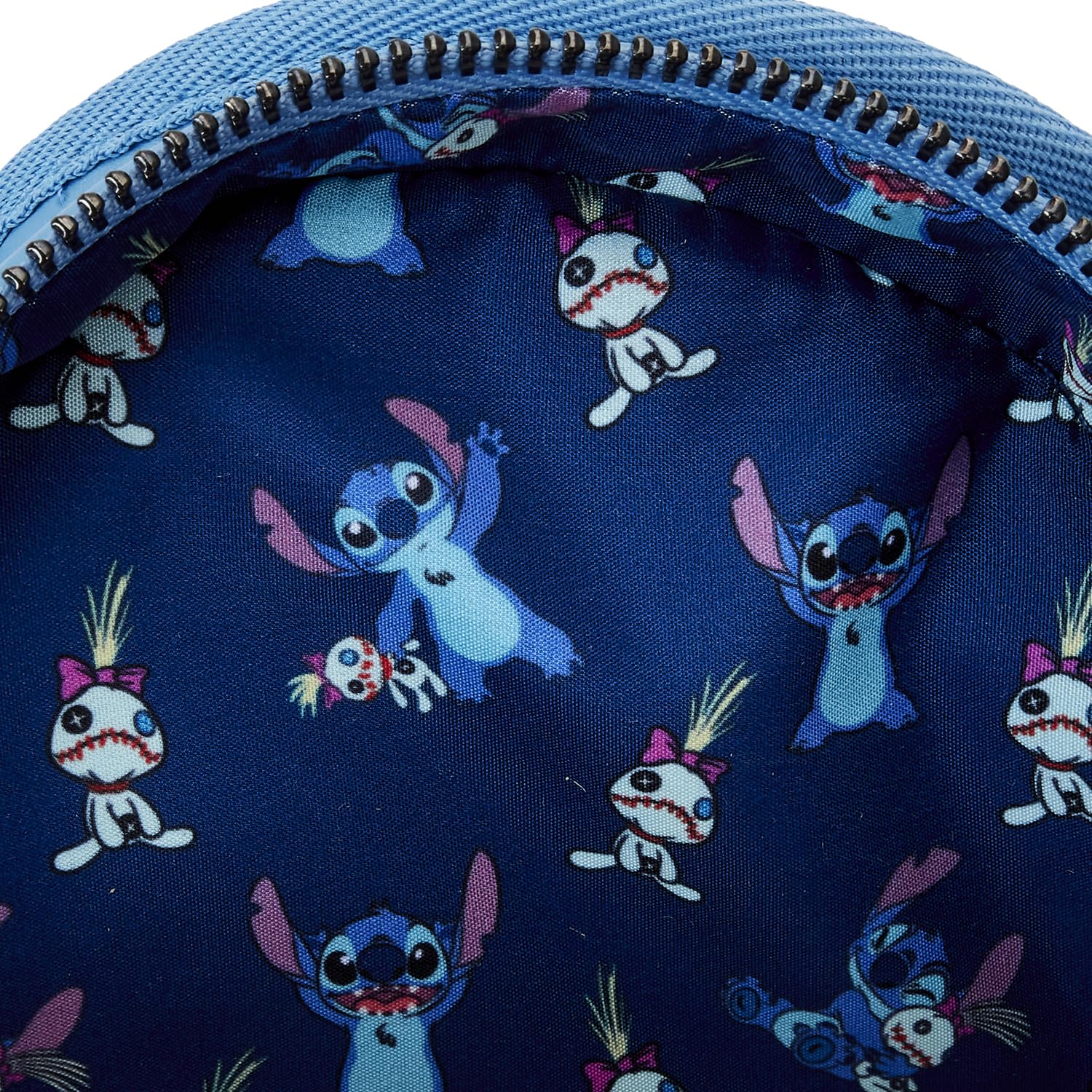 Loungefly Stitch harnais-chien-hardware-metal: ferrures solides pour chaque balade.