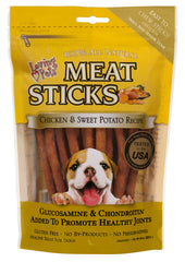 Bâtonnets Loving Pets Gourmet Meat Sticks au poulet et patate douce, goût savoureux et potentiel soutien articulaire.
