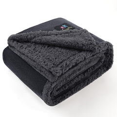 Luciphia couverture impermeable gris protège les meubles et assure du confort pour chiens et chats.