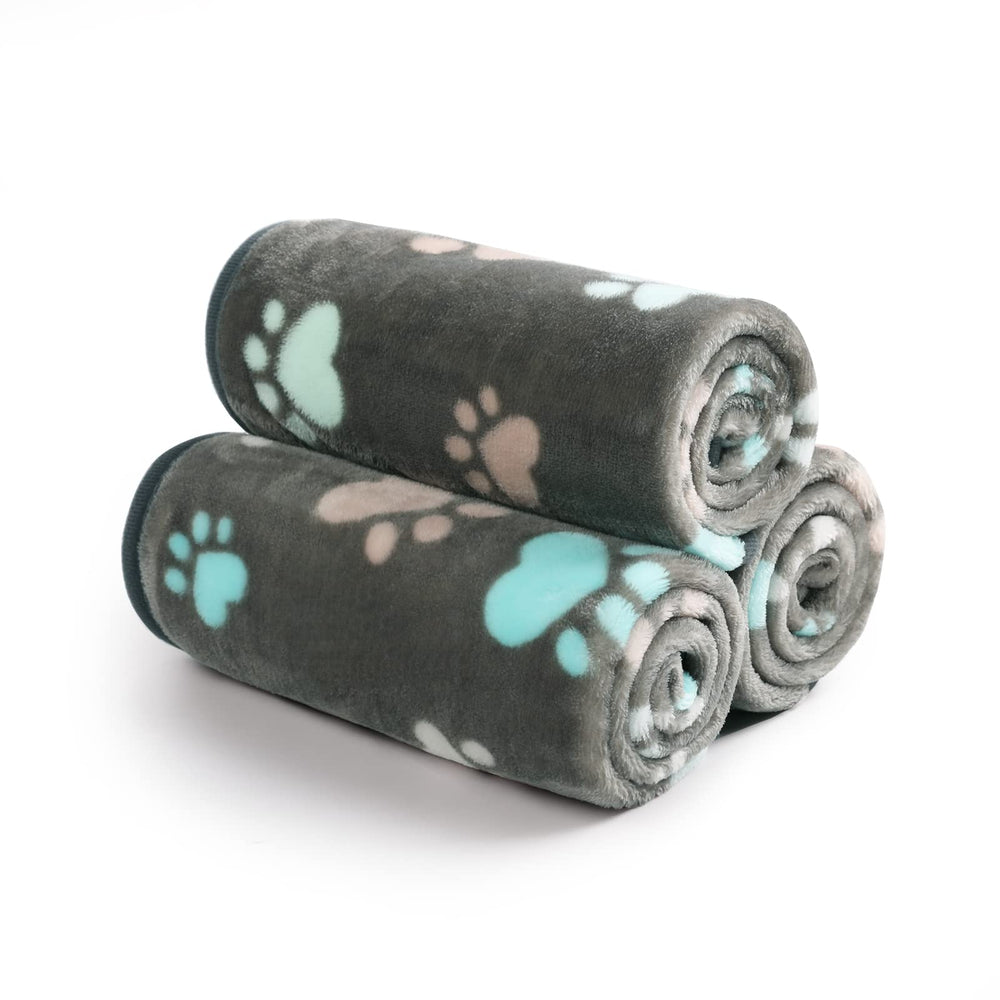 Luciphia velours double-face, couverture gris, texture douce pour siestes réconfortantes.