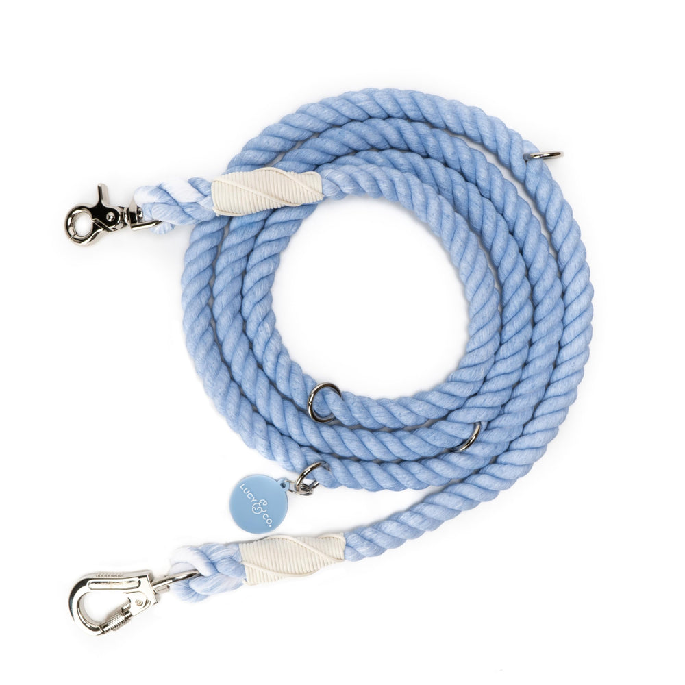 Lucy & Co. laisse denim bleu, détail couleur agréable et durable.