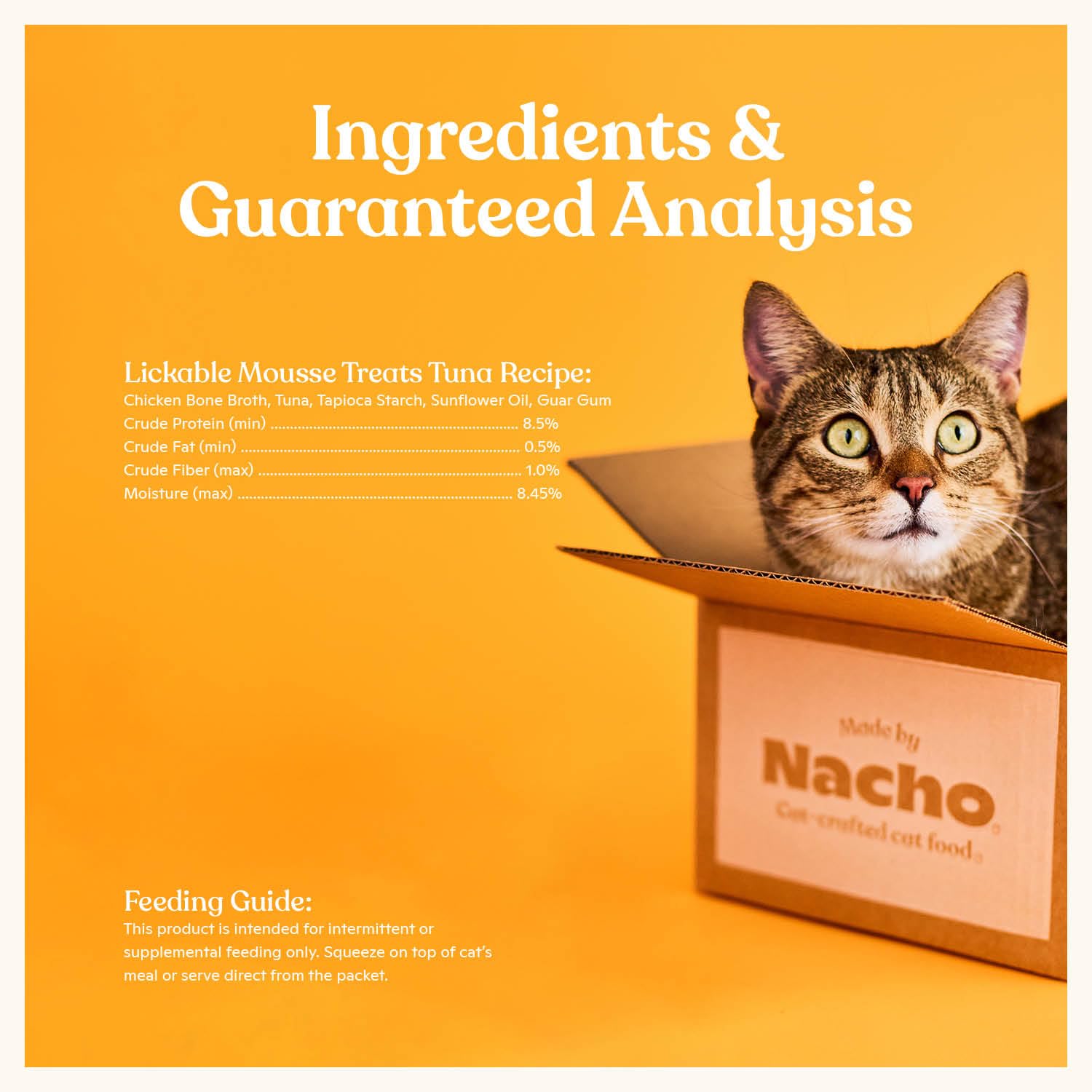 Chat savourant une friandise pratique à presser Made by Nacho.
