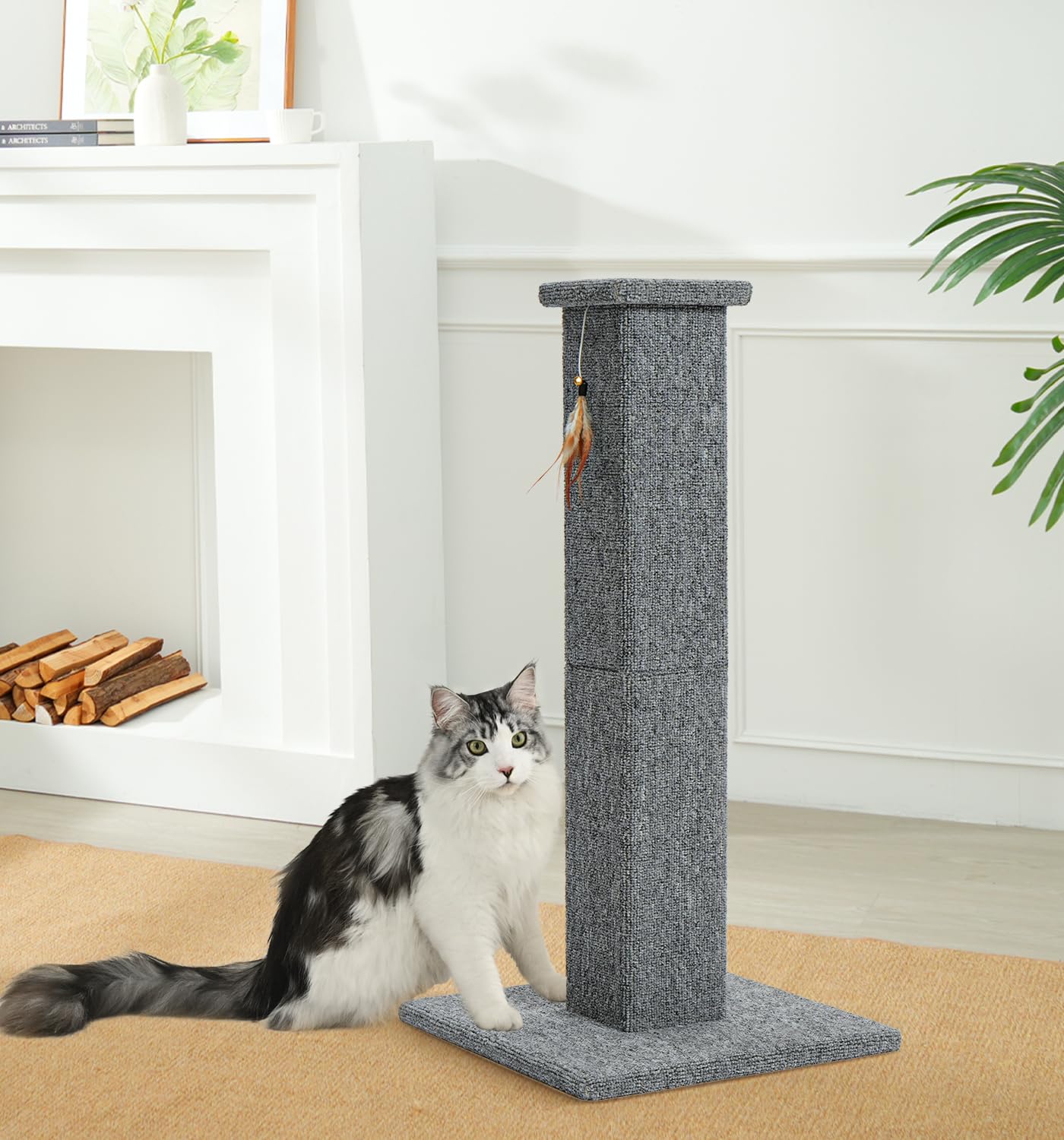 Grand poteau de griffage Made4Pets pour chats et chatons gris.