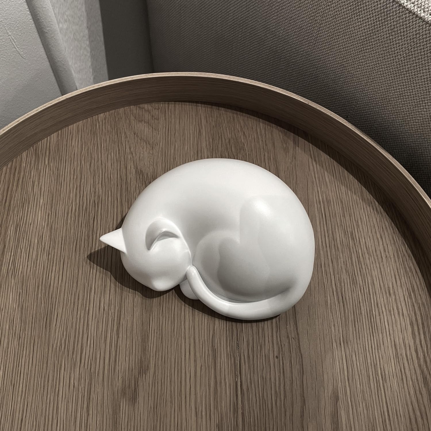 MAICOBI Urne Chat Endormi, fermeture sécurisée, accès sans outil pour placer les cendres.