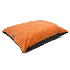 Lit Majestic Pet confort rectangle orange 46x35 pour repos quotidien.