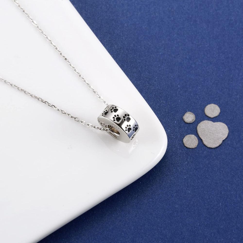 Détails argent 925 sur le pendentif, hypoallergénique et résistant