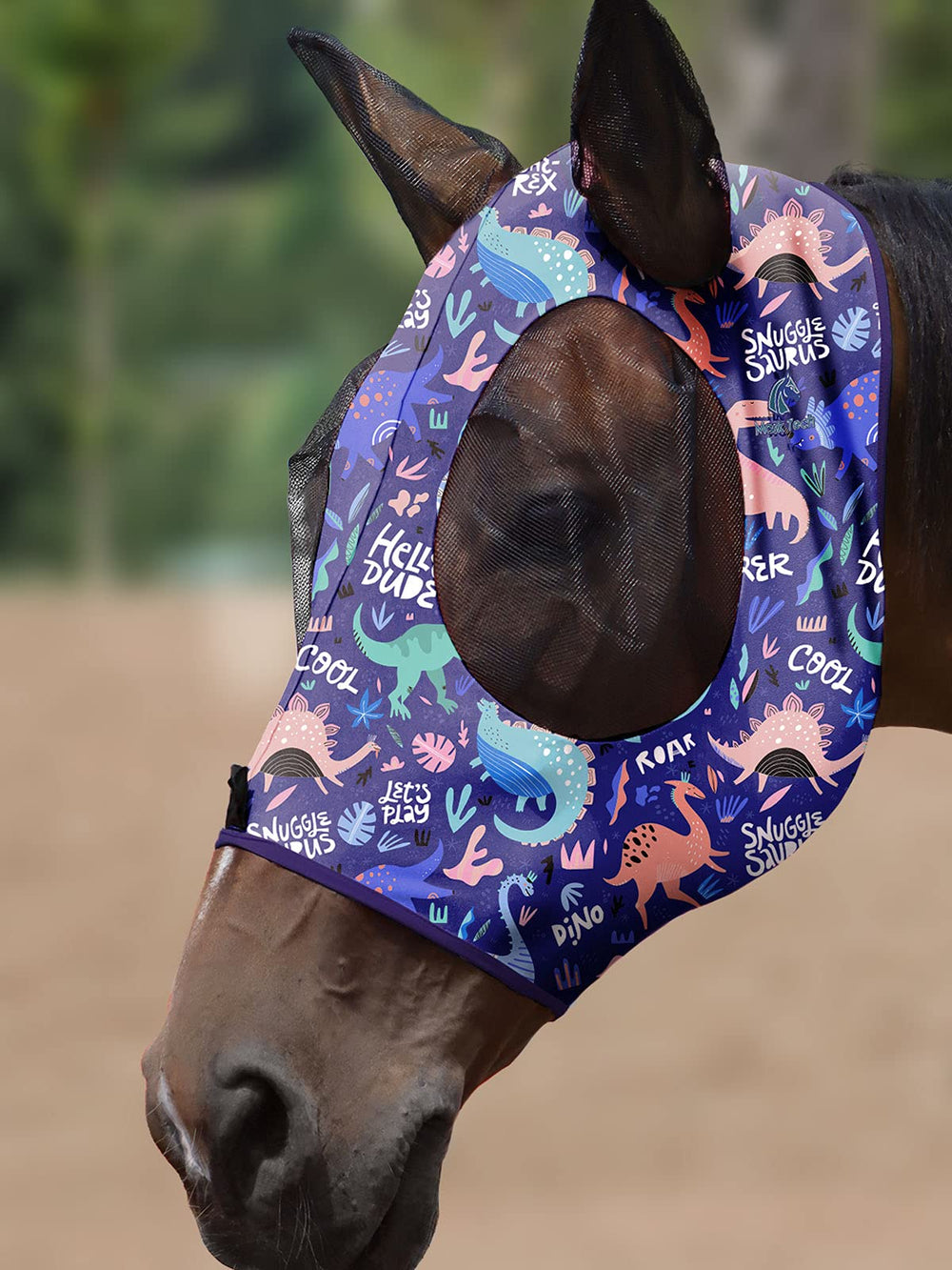 Mask-Tech masque cheval maillage respirant offrant ventilation et protection UV.