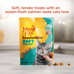 Meow Mix Irresistibles, texture moelleuse au saumon, parfaite pour récompenser pendant l'entraînement.