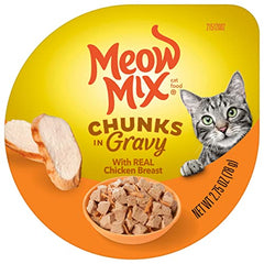 Morceaux de poulet Meow Mix dans une sauce appétissante pour repas humide.