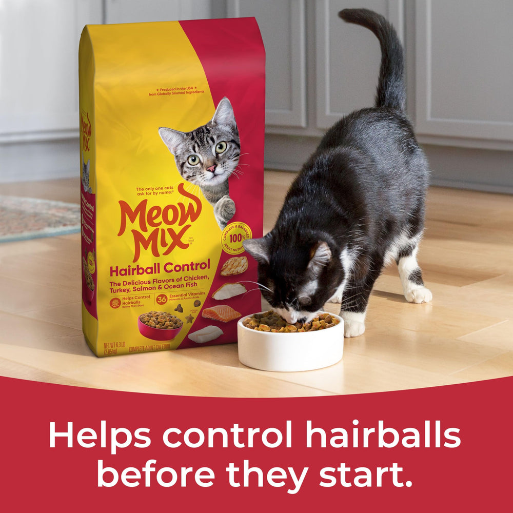 Meow Mix Saveurs poulet-dinde-saumon: croquettes attrayantes pour chats.