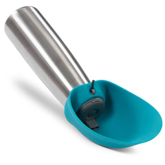 Bouteille Messy Mutts double paroi bleue, maintient l'eau froide lors des sorties.