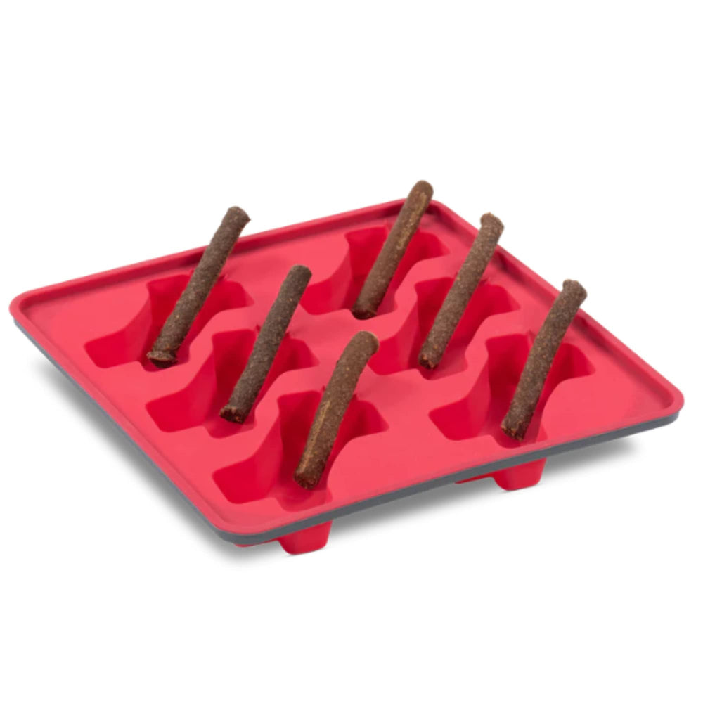 Moule Messy Mutts en silicone encadré pour friandises glacées canines.