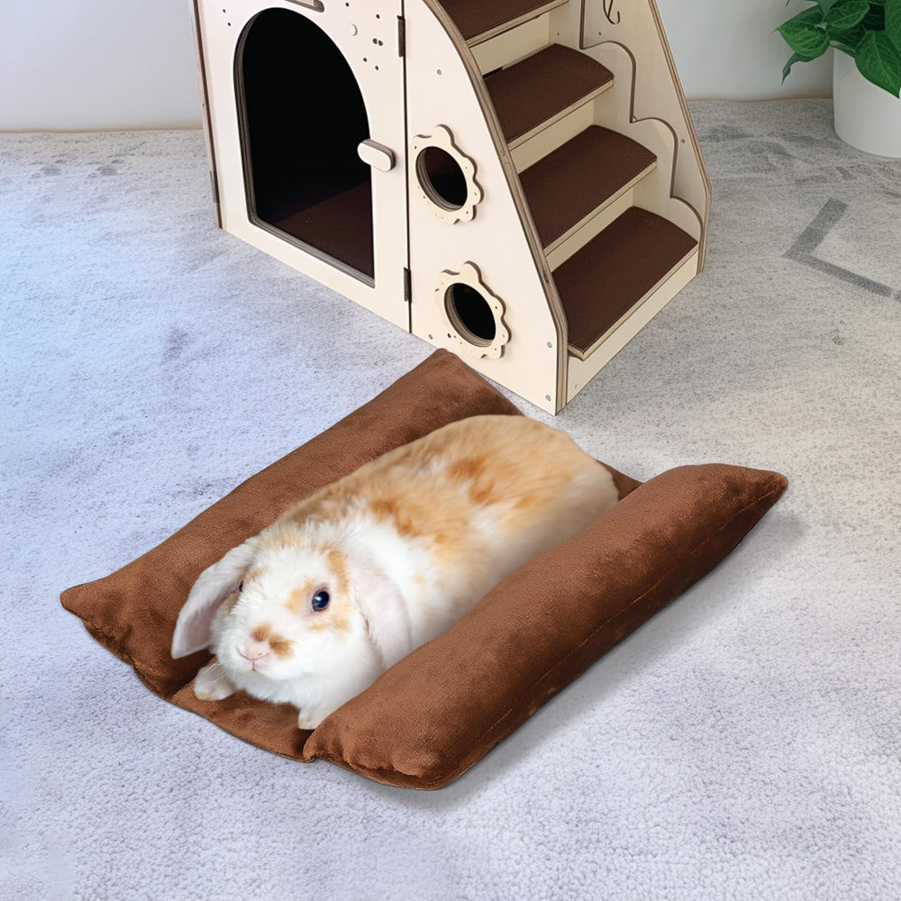 Tapis MEWTOGO pour repos, accessoire polyvalent pour lapin et ami brun.