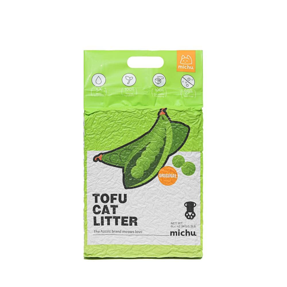Michu Litière pour chat au tofu en action montrant absorption rapide.