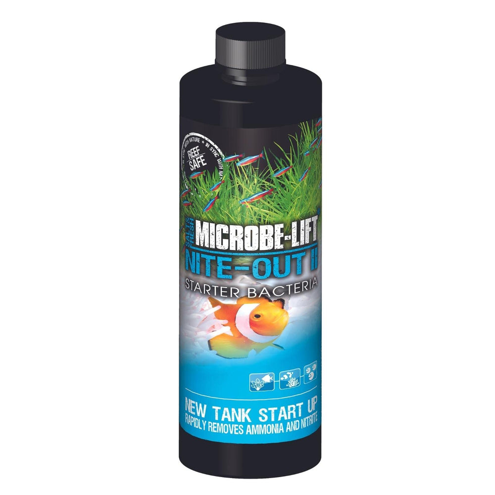 MICROBE-LIFT Nite-Out II verse dans l'aquarium, démarrage rapide du filtre biologique.