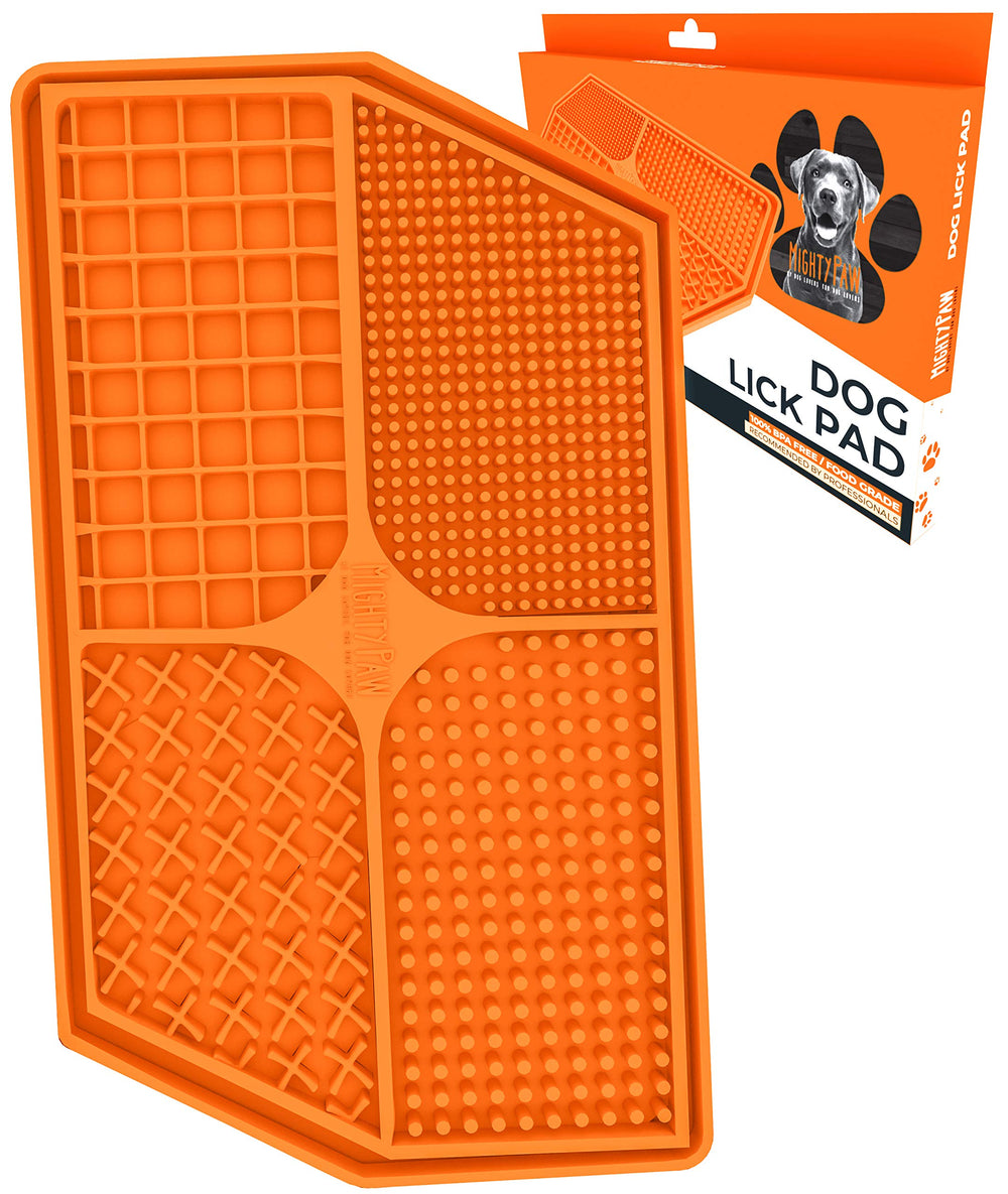 Mighty Paw Lick Pad montre quatre textures pour stimuler l'activité canine.
