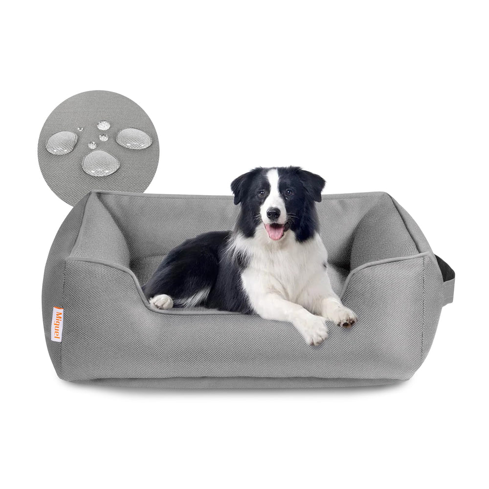Lit extérieur Miguel imperméable pour chien, prêt à l'utilisation en extérieur.