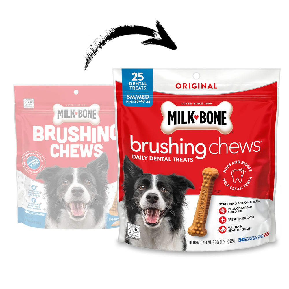 Milk-Bone Brushing Chews avec bossages-reliefs nettoie les dents pendant la mastication.