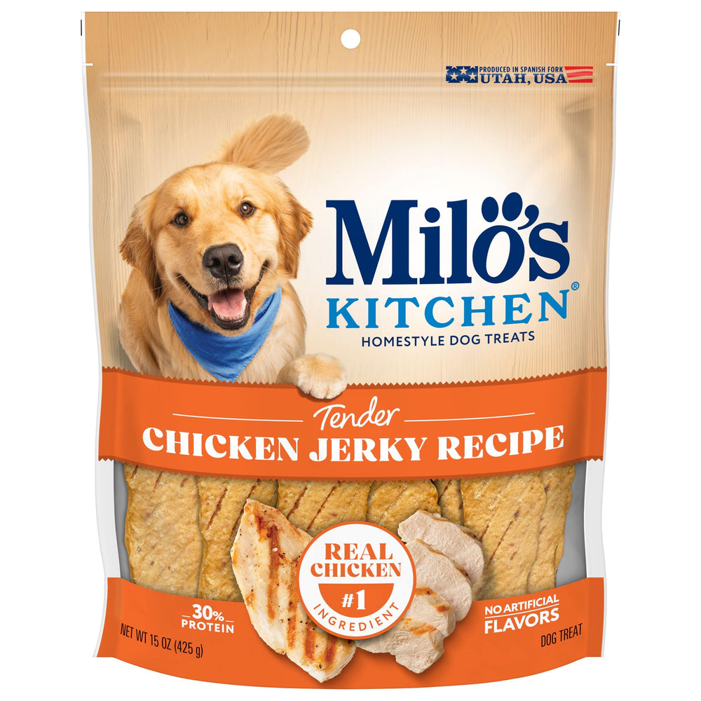 Friandises Milo’s Kitchen au poulet, sac ouvert, récompense tendre pour chien.