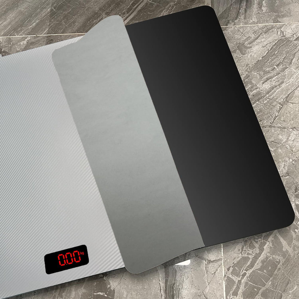 Design noir MindPet-Med avec ligne épurée et robuste.