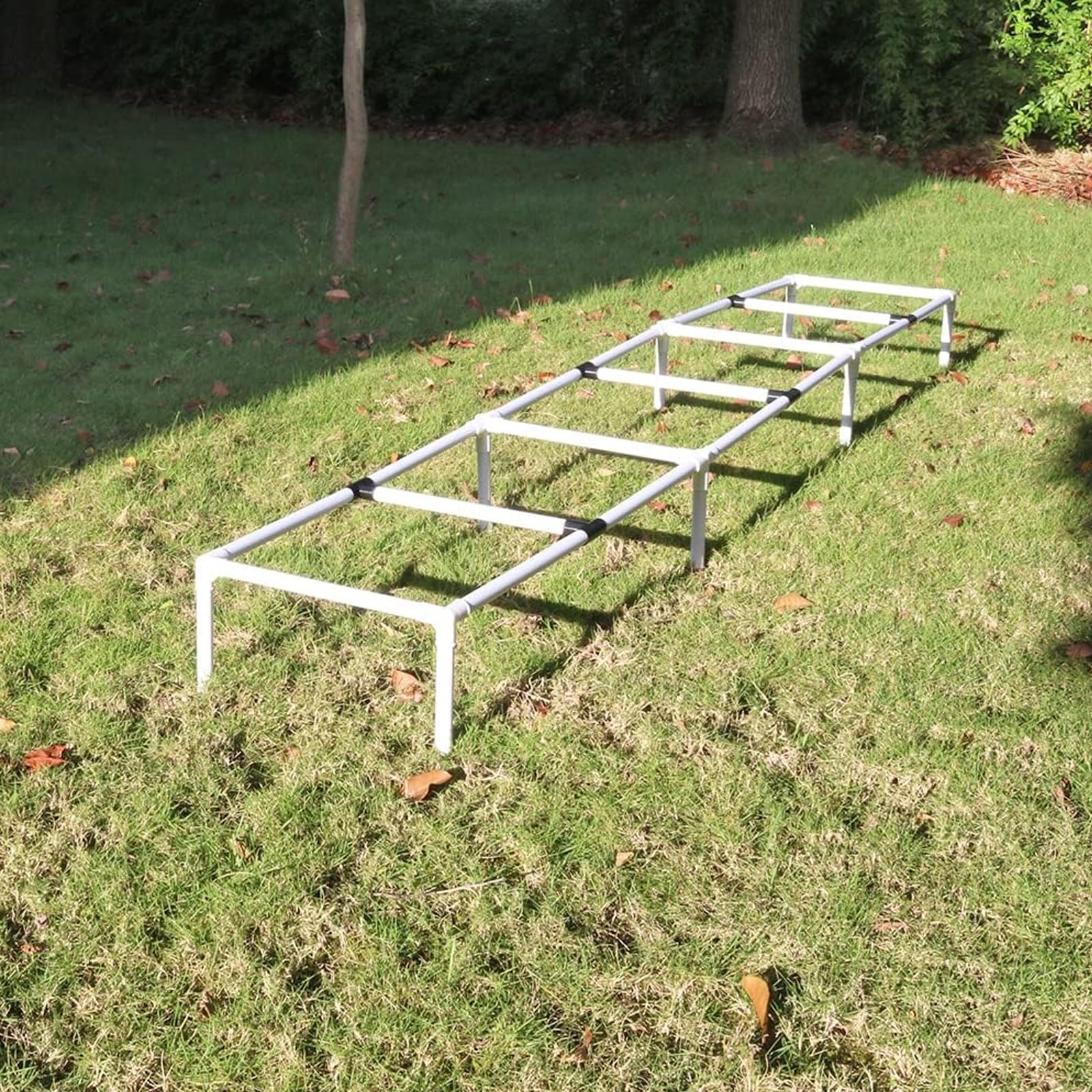 Dimensions: hauteur 9,5 pouces, largeur 18 pouces, longueur 9 pieds.
