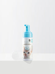 Mooncat Shampoing Sphynx sans eau, doseur pratique facilitant l'application.