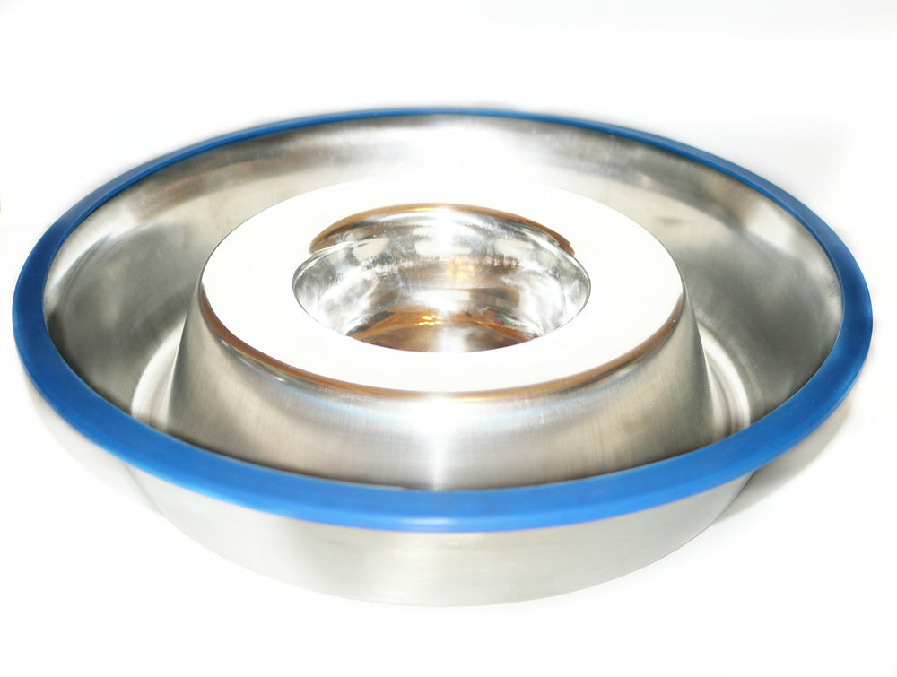 Finition inox brillant et base bleue, durable et facile à nettoyer.