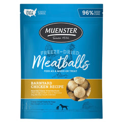 Muenster Boulettes de poulet lyophilisées pour chien, texture appétissante et pratique.