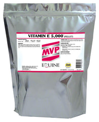 MVP vitamine E 5000 en emballage clair, pratique pour une supplémentation régulière des chevaux.