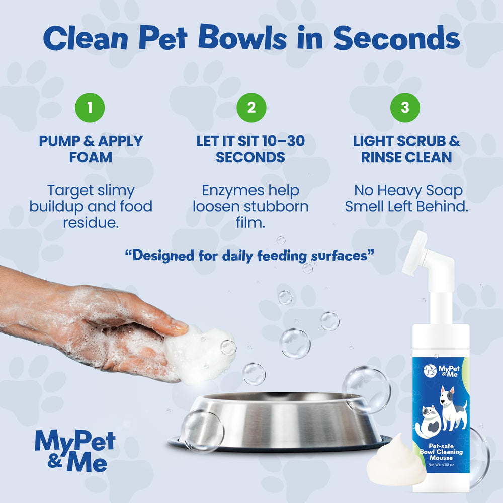 My Pet & Me Brosse intégrée en action nettoyant les bols sans effort.