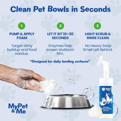 My Pet & Me Brosse intégrée en action nettoyant les bols sans effort.