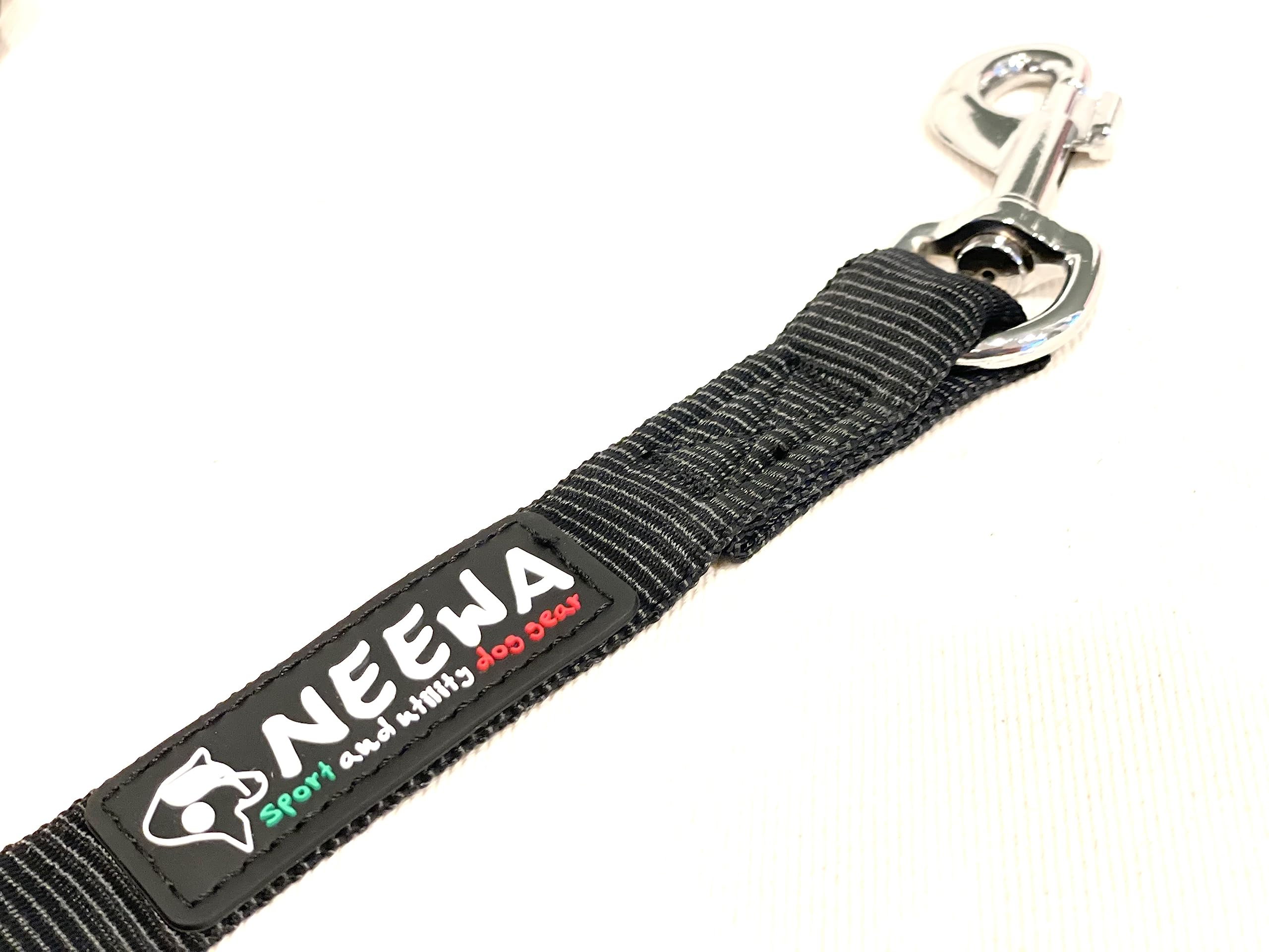 Neewa Ligne de Tir avec Bungee 2m — adaptable à divers terrains et chiens.