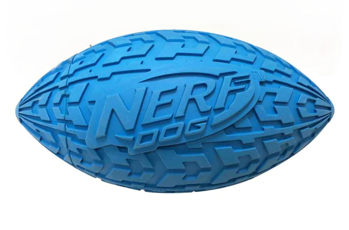 Nerf Dog Ballon-football tire-siffle bleu, parfait pour rapporter le jouet actif.