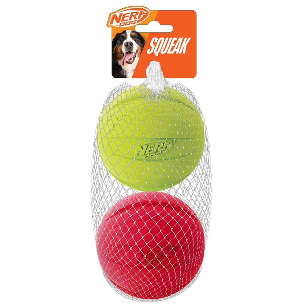 Nerf Dog Classic Squeak Ball: balle qui crie en extérieur, idéale pour jeux en plein air.