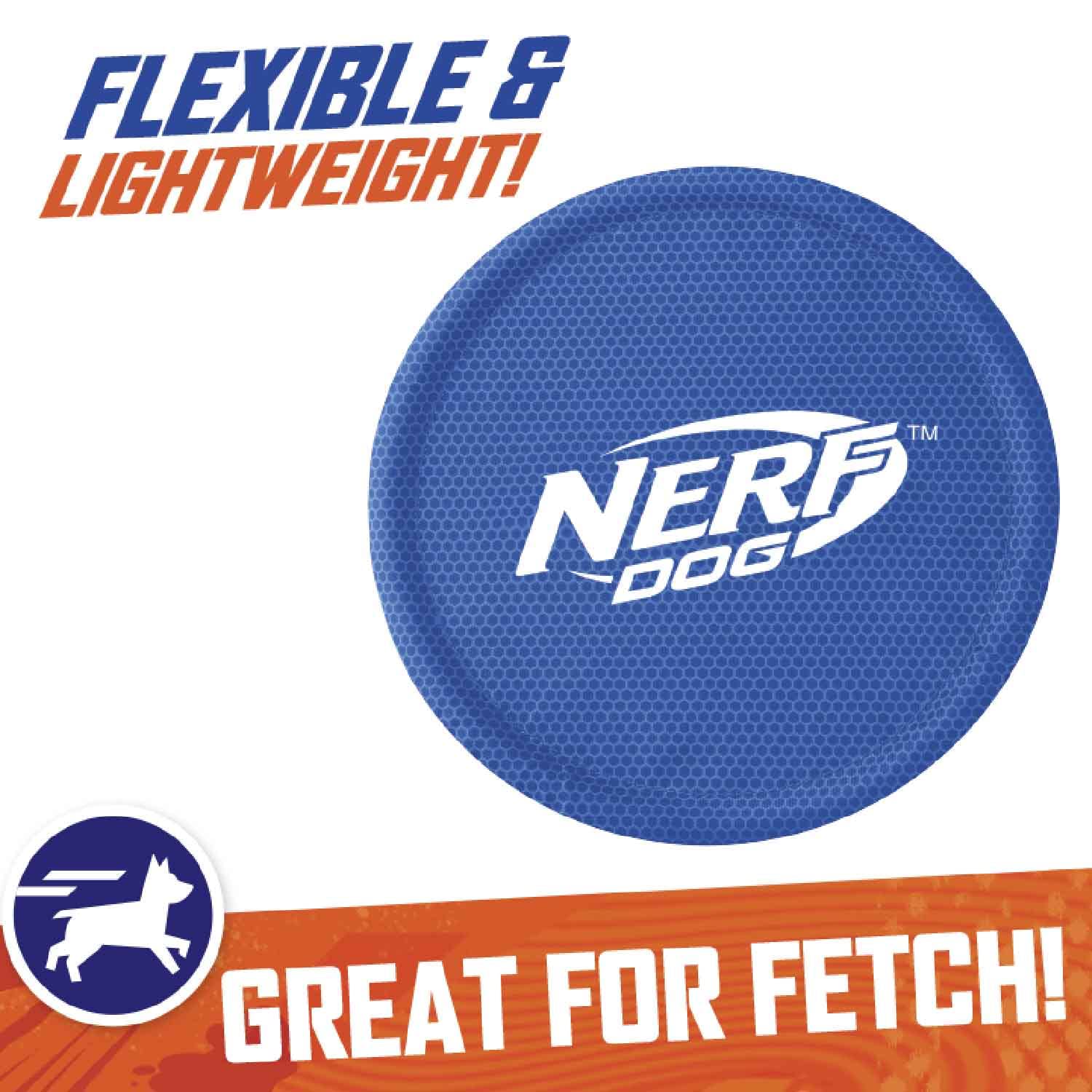 Nerf Dog Nylon Flyer avec revêtement anti déchirure pour durabilité.