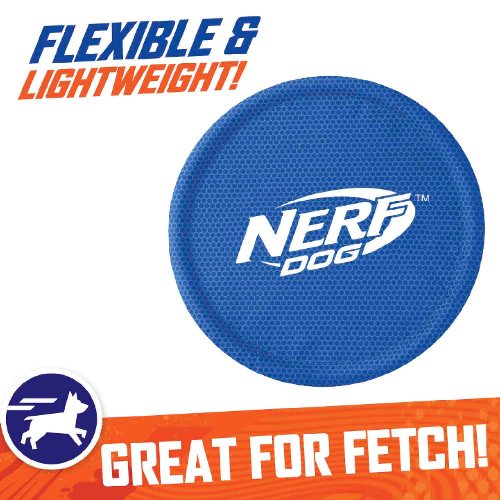 Nerf Dog Nylon Flyer avec revêtement anti déchirure pour durabilité.
