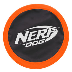 Nerf Dog Zone Flyer très visible, parfait pour suivre le lancer au loin.