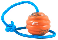 Nero Ball Pro : balle d'entraînement 2,75 pouces sur corde orange, idéale pour l'obéissance.