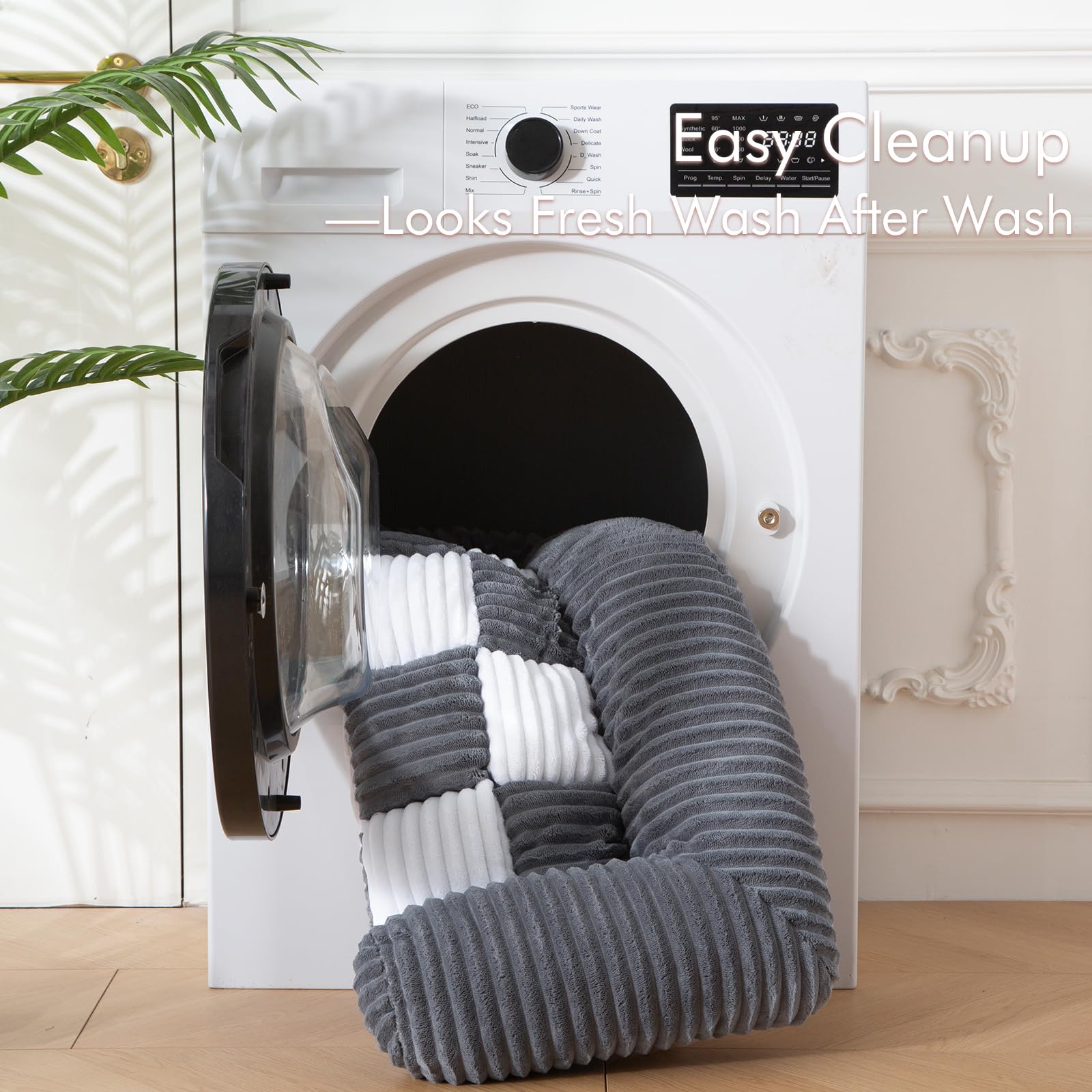NestlyMoly lit petit et portable, idéal pour usage intérieur.