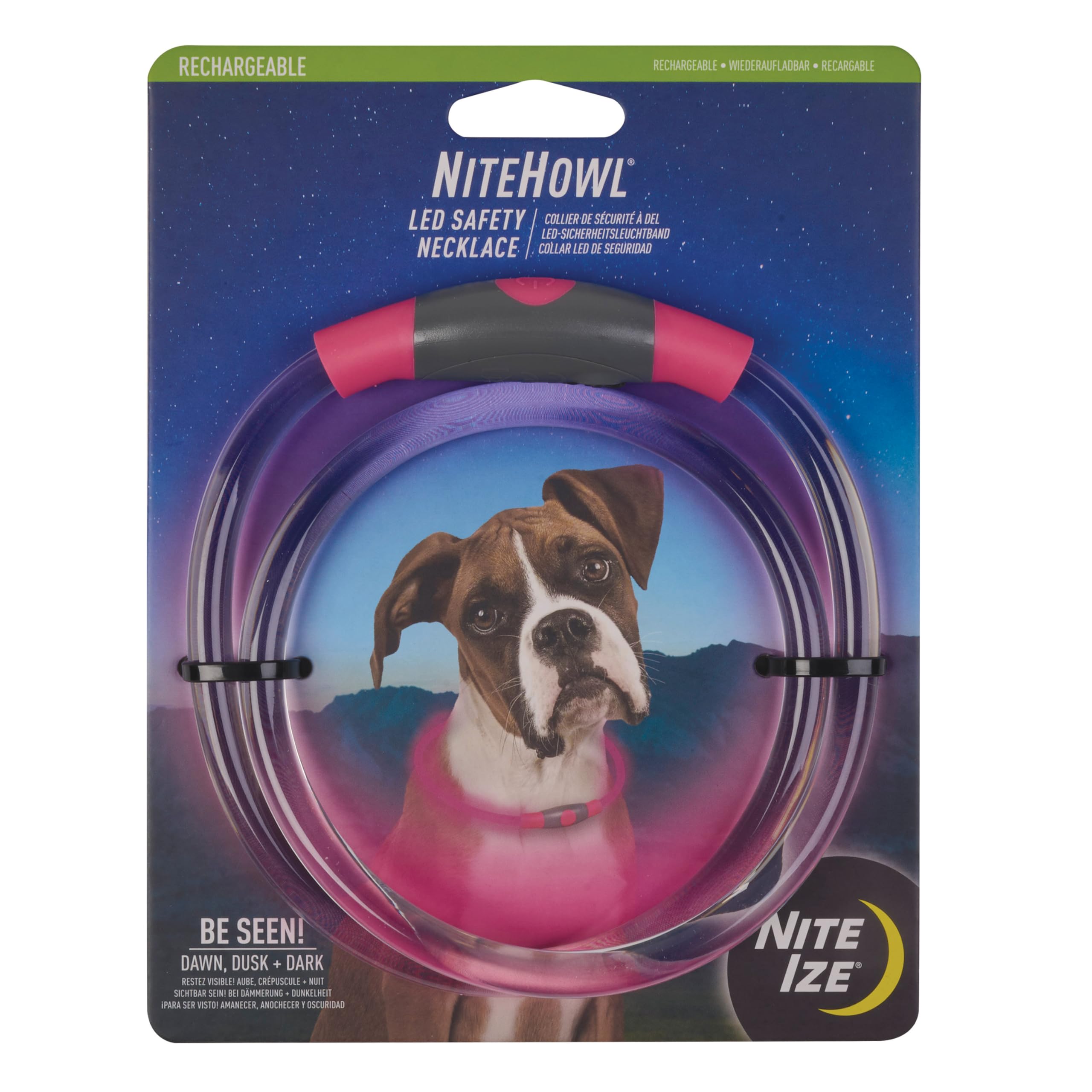 Collier lumineux NiteHowl sur chien pour visibilité nocturne pendant la promenade